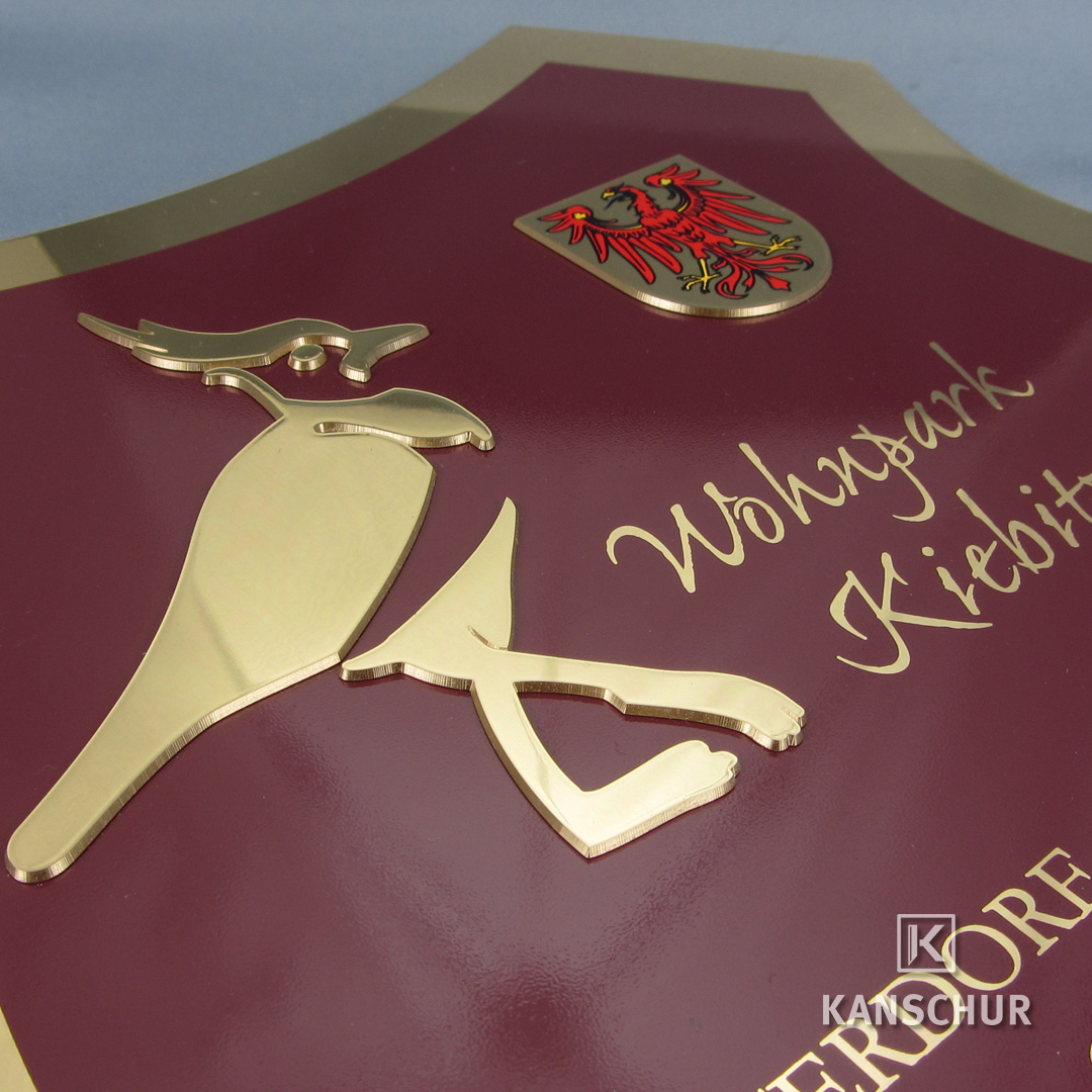 Wappen aus Messing bedruckt und aufgesetztem Logo